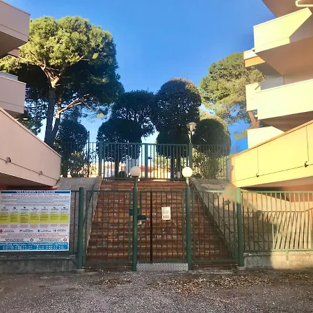 Solarium Pool Μπιμπιόνε